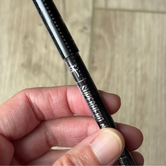 It Cosmetics Superhero No Tug Gel Liner Super Black NEW Sealed - Picture 5 of 5